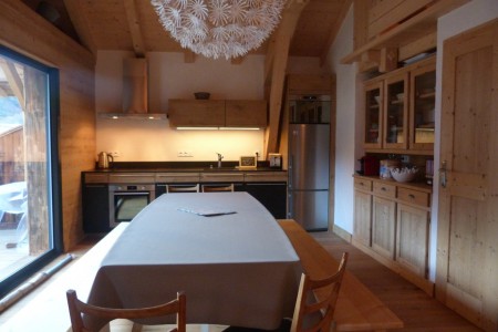 coin repas / cuisine  / accès balcon - terrasse